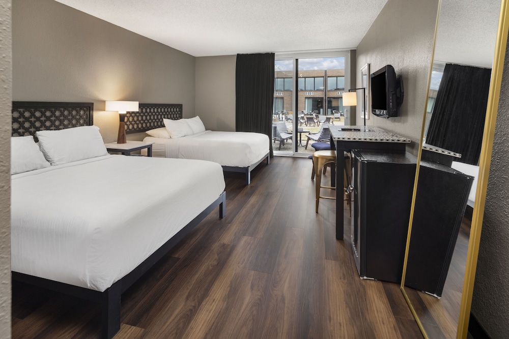 Room, 2 Queen Beds (Courtyard)