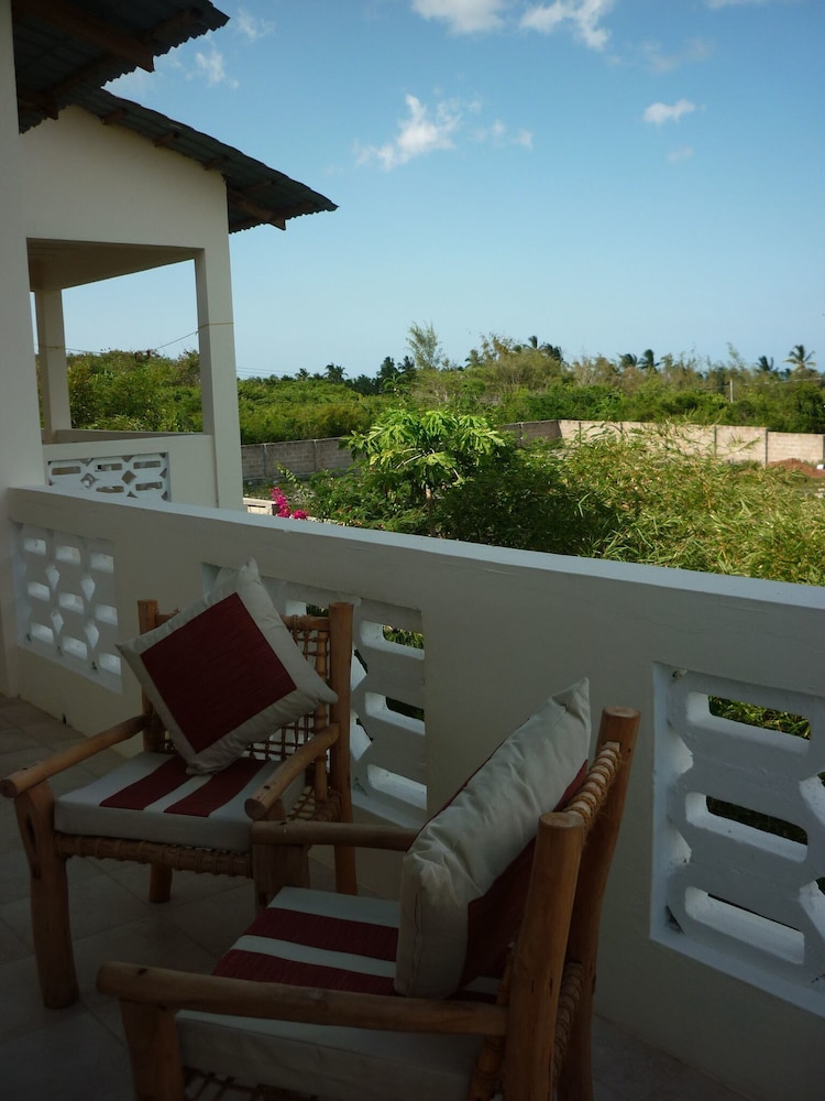 Comfort House, 2 Bedrooms, Pool Access