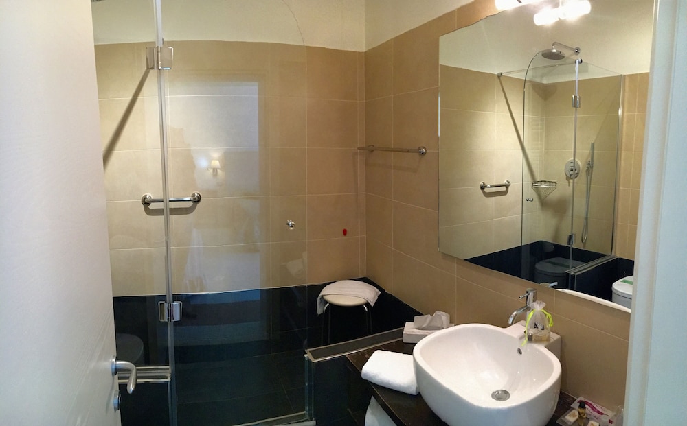 Deluxe Double Room, Terrace thumbnail 5