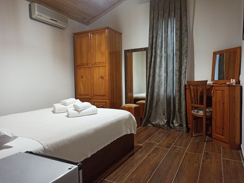 Superior Double Room, Garden View