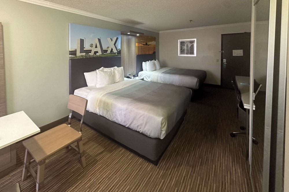 Standard Room, 2 Queen Beds, Top Floor, Non Smoking - Photo 3