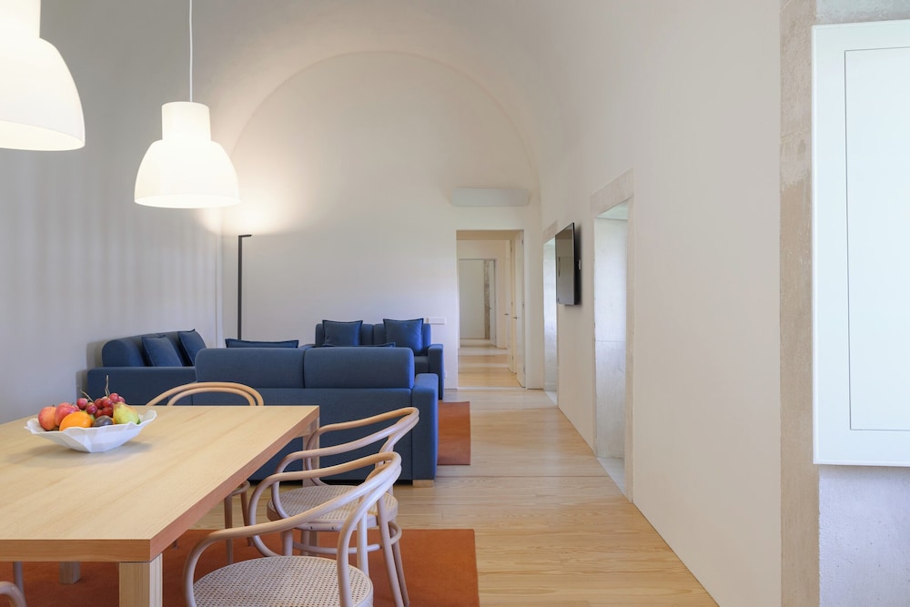 Suite (Master) - Photo 1