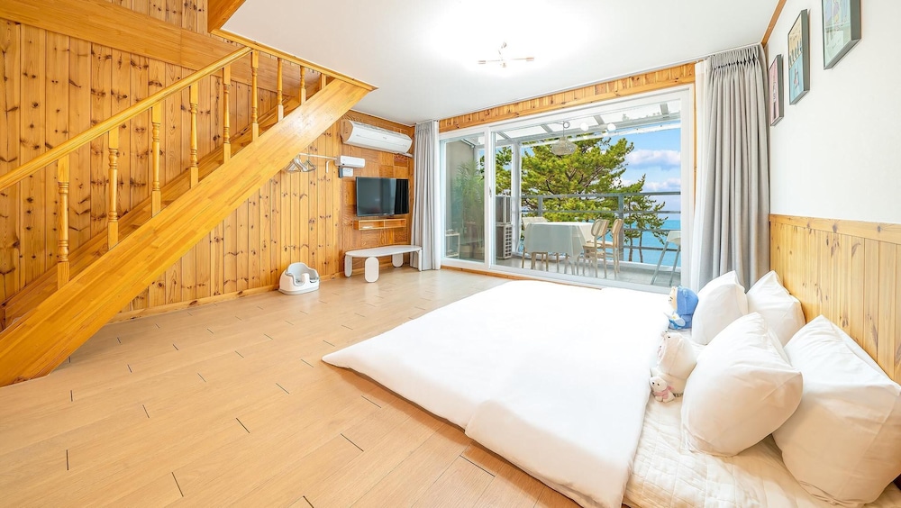 Basic Room, 1 Bedroom (Sagwa3(Oceanview/GaebyeolBBQ)) photo 2