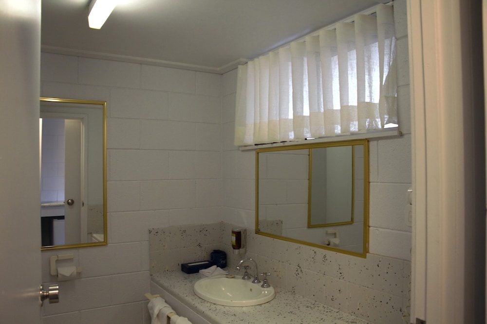Superior Room, Multiple Beds - Photo 14
