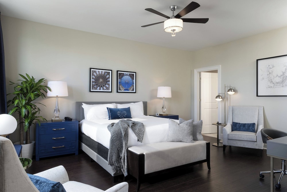 Premier Suite, 1 Bedroom (Mobility Accessible, Roll-in Shower) photo 1