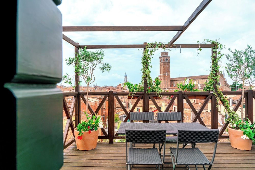 Panoramic Penthouse, Annex Building (San Polo District) photo 1