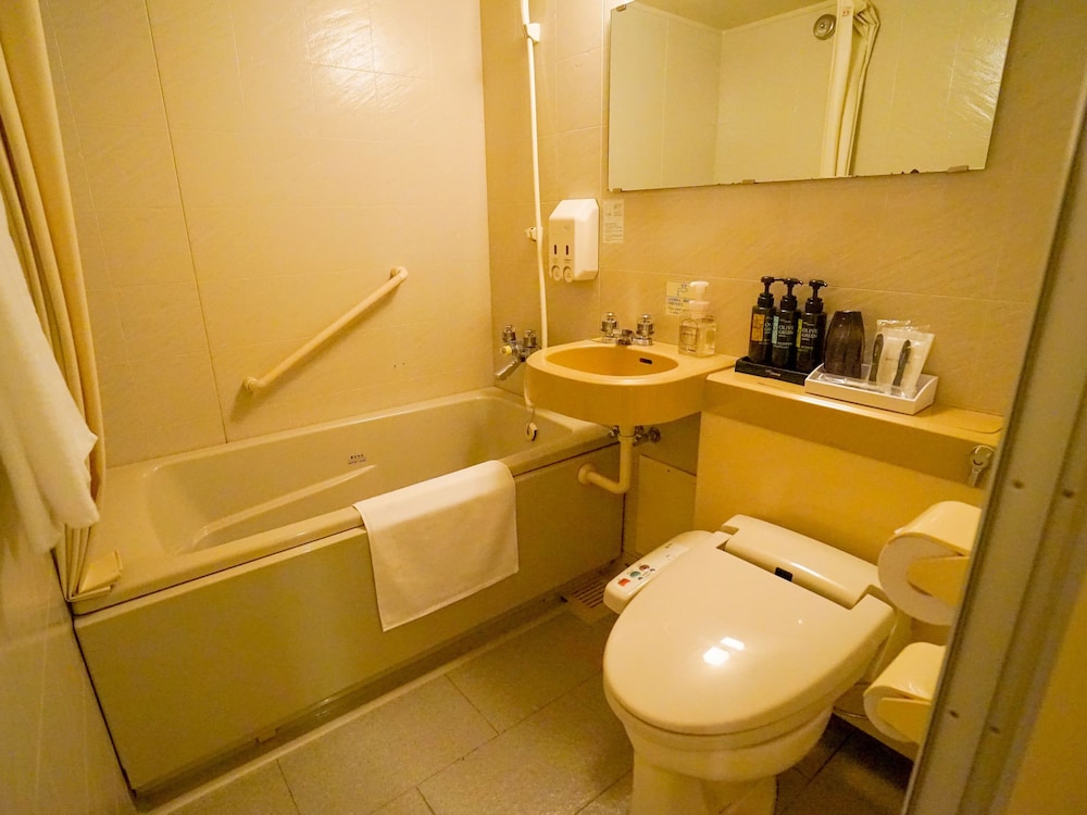 Basic Twin Room, Non Smoking - Photo 6