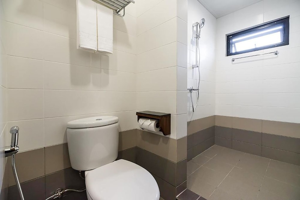 Standard Twin Room - Photo 13