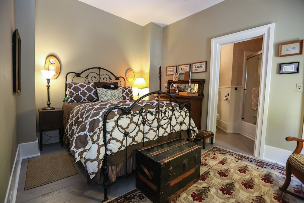 Traditional Double Room, 1 Double Bed, Non Smoking, Courtyard View