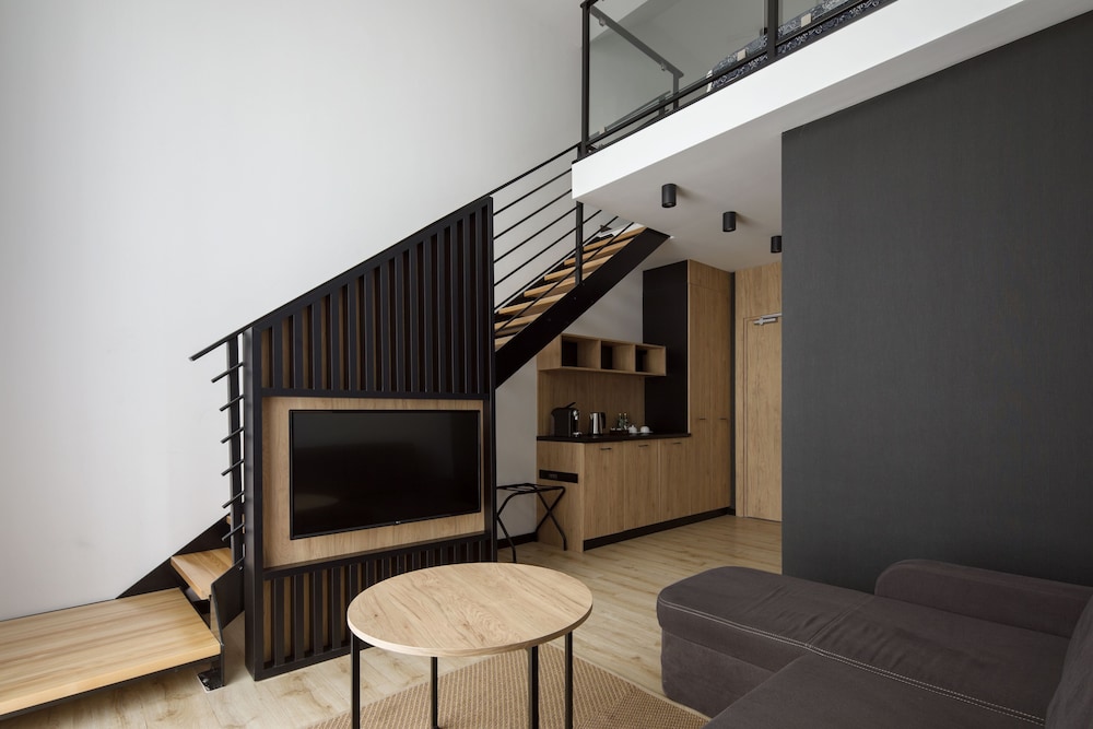 Two-Level One-Bedroom Apartment - Photo 1