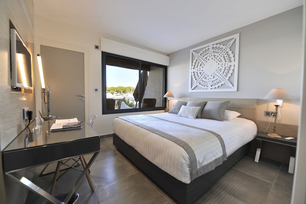 Premier Room, 1 Double Bed, Terrace, Garden View