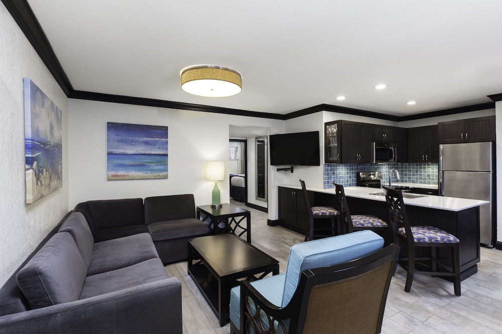 Signature Suite, 2 Bedrooms - Photo 7