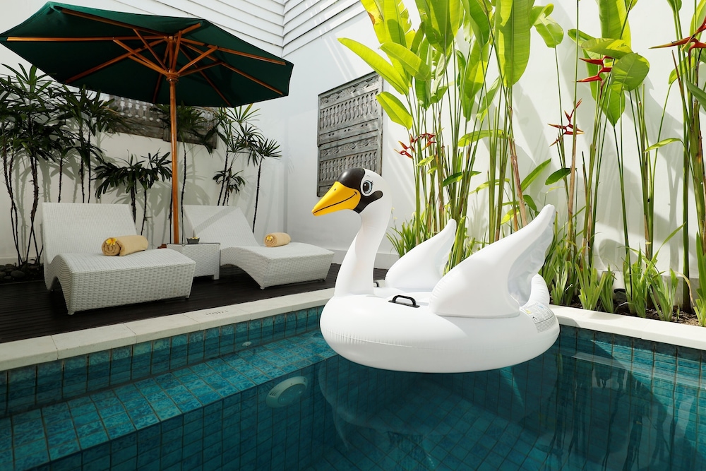 Stereo Pool Villa thumbnail 6