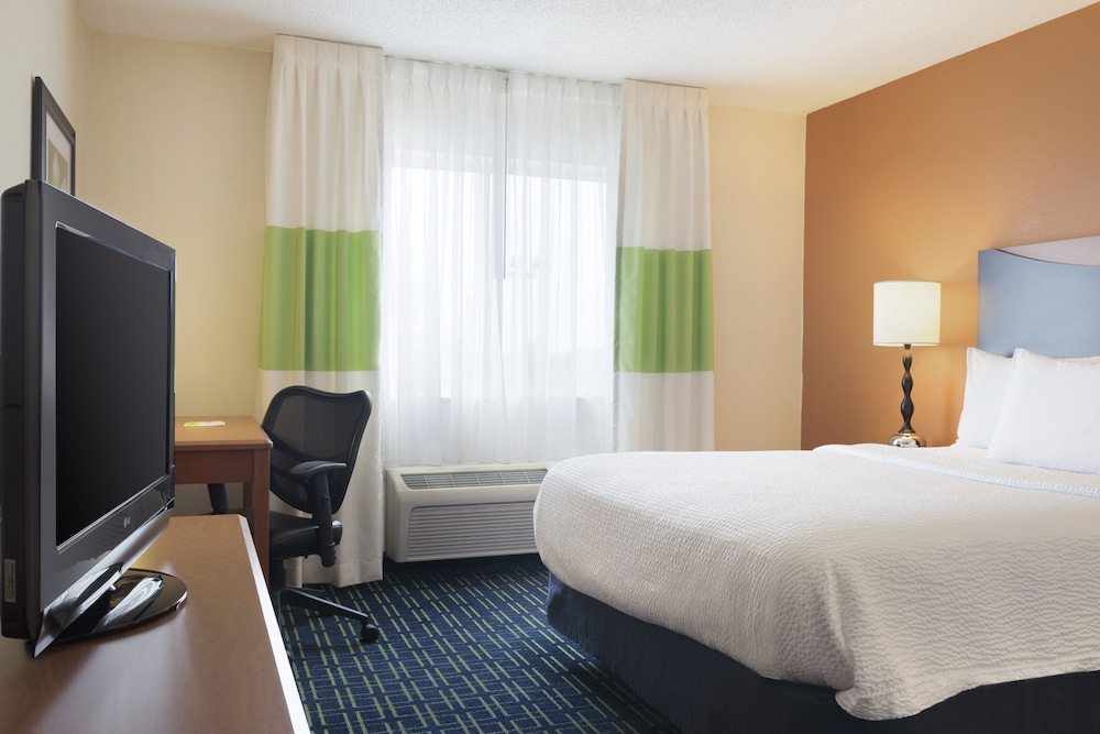 Executive Suite, 1 King Bed with Sofa bed - Photo 2