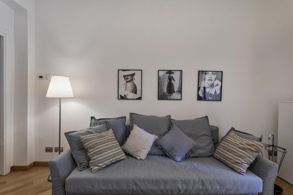 Apartment photo 2