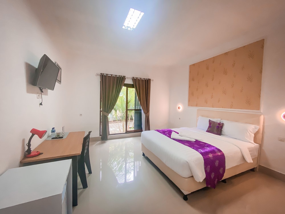 Standard Double Room - Photo 13
