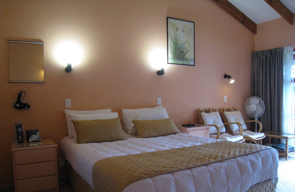 Large Studio Apartment photo 2