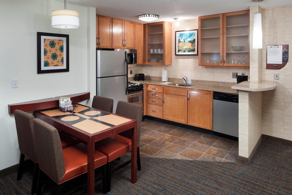 Suite, 1 Bedroom (Mobility/Hearing Accessible, Tub) photo 3