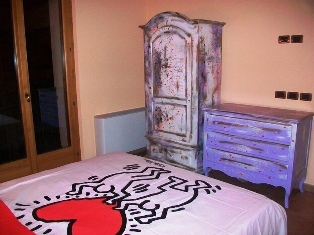 Apartment photo 2