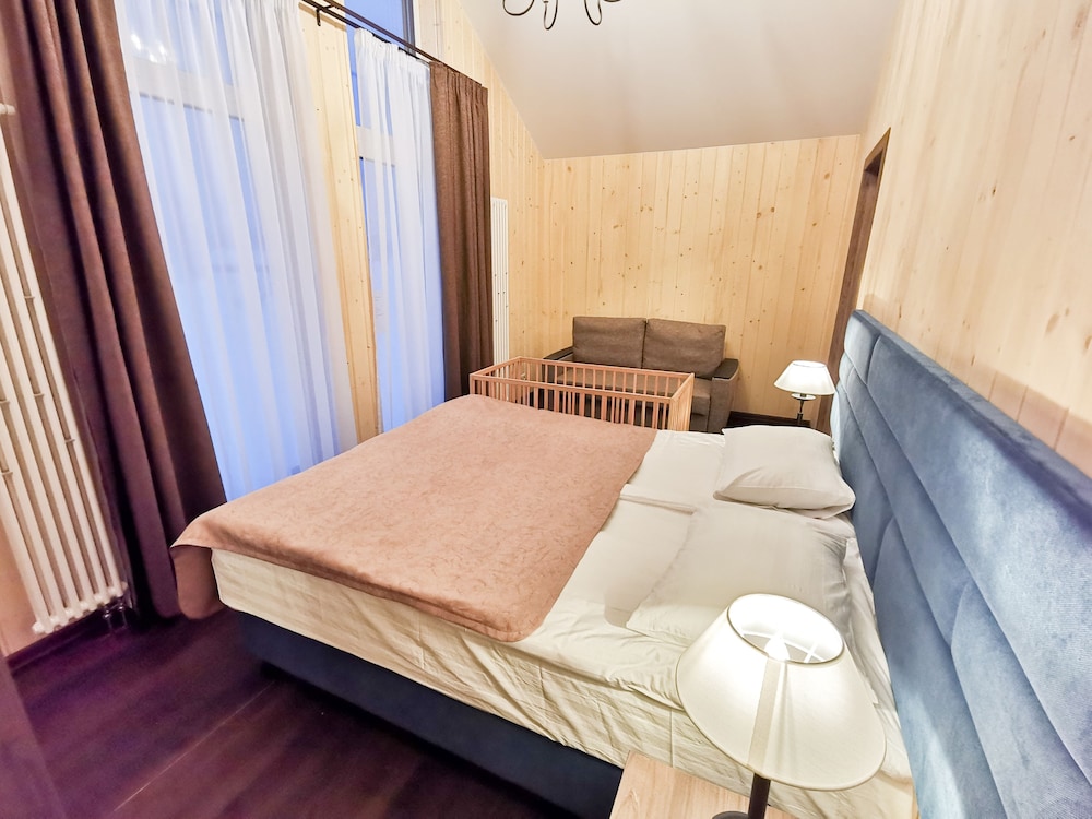 Standard House, 1 Bedroom (Sunny)