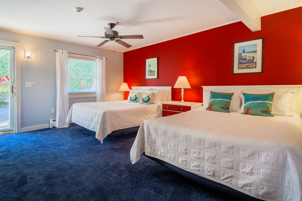 Double Room, 2 Queen Beds, Refrigerator, Ground Floor photo 2