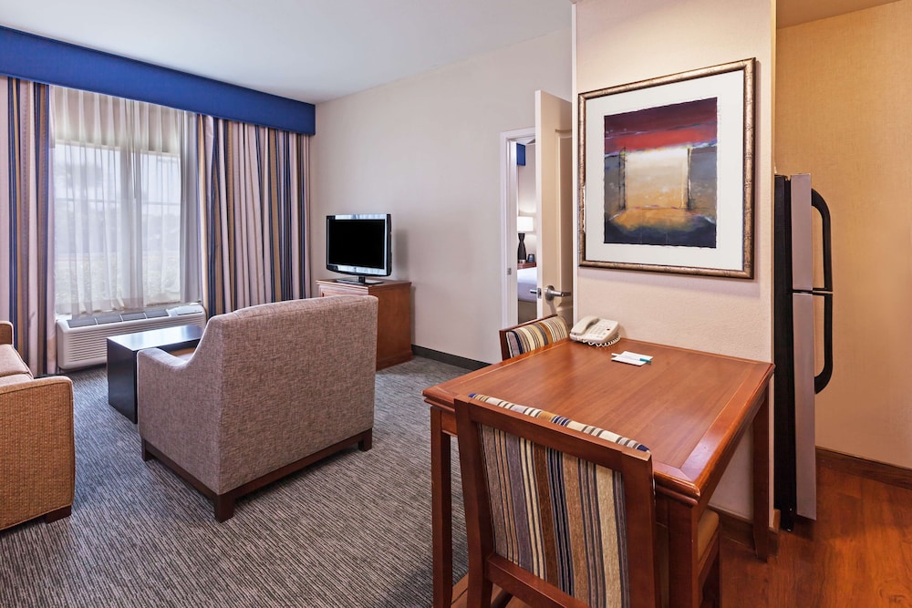 Suite, 2 Queen Beds - Photo 3