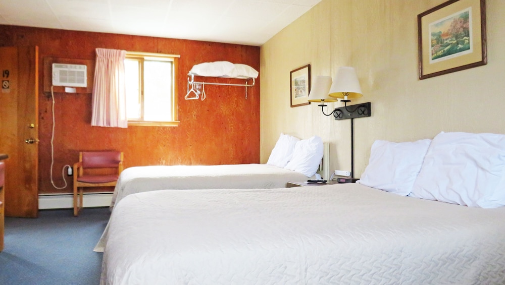Standard Room, 2 Double Beds, Non Smoking, Refrigerator & Microwave - Photo 1