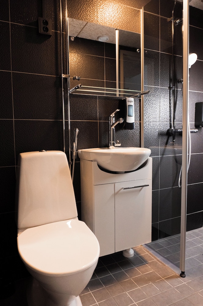 Basic Double Room, Private Bathroom photo 3