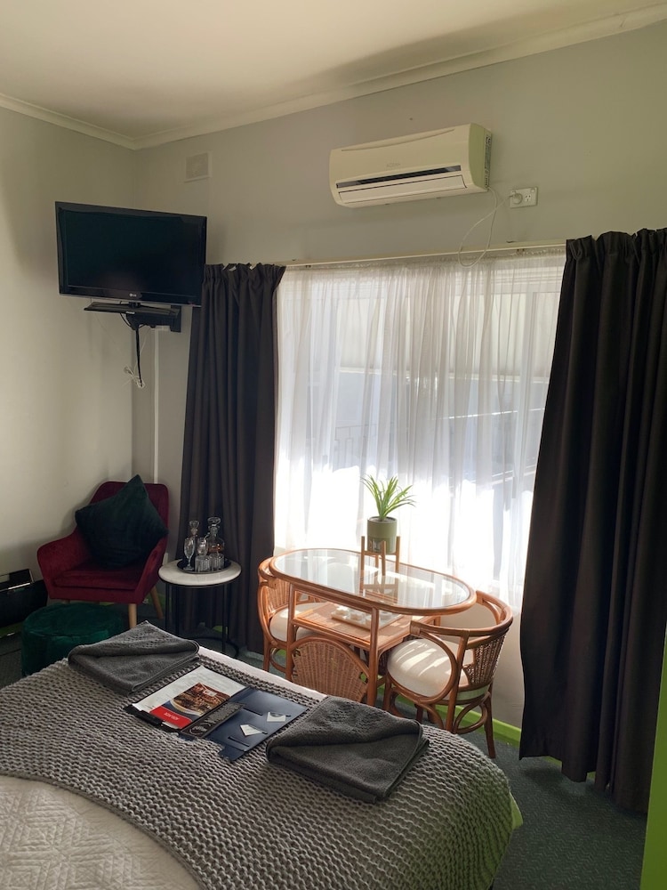 Standard Double Room (Upper Floor) photo 2