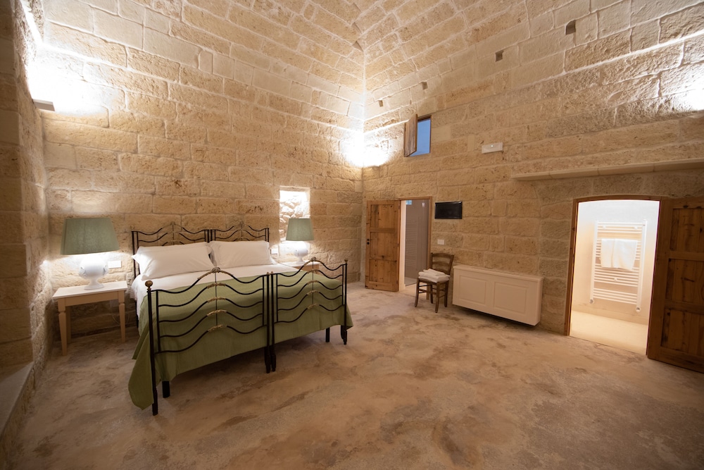 Suite - Photo 5