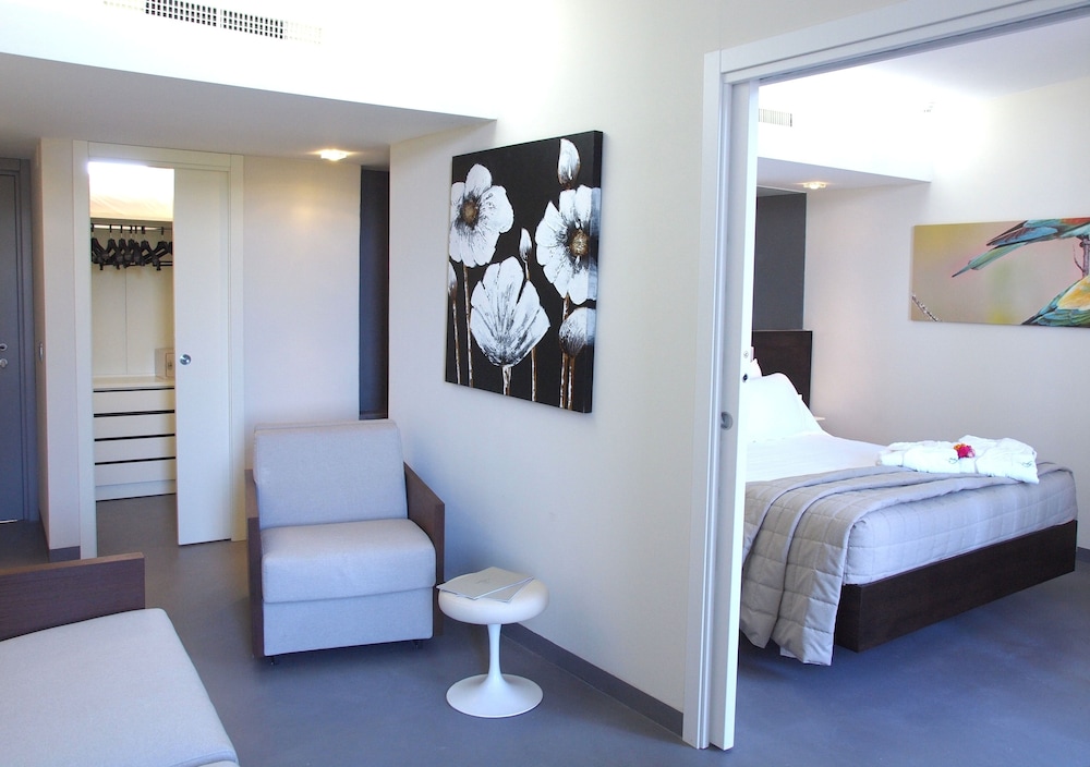 Junior Suite (4 pax) photo 2