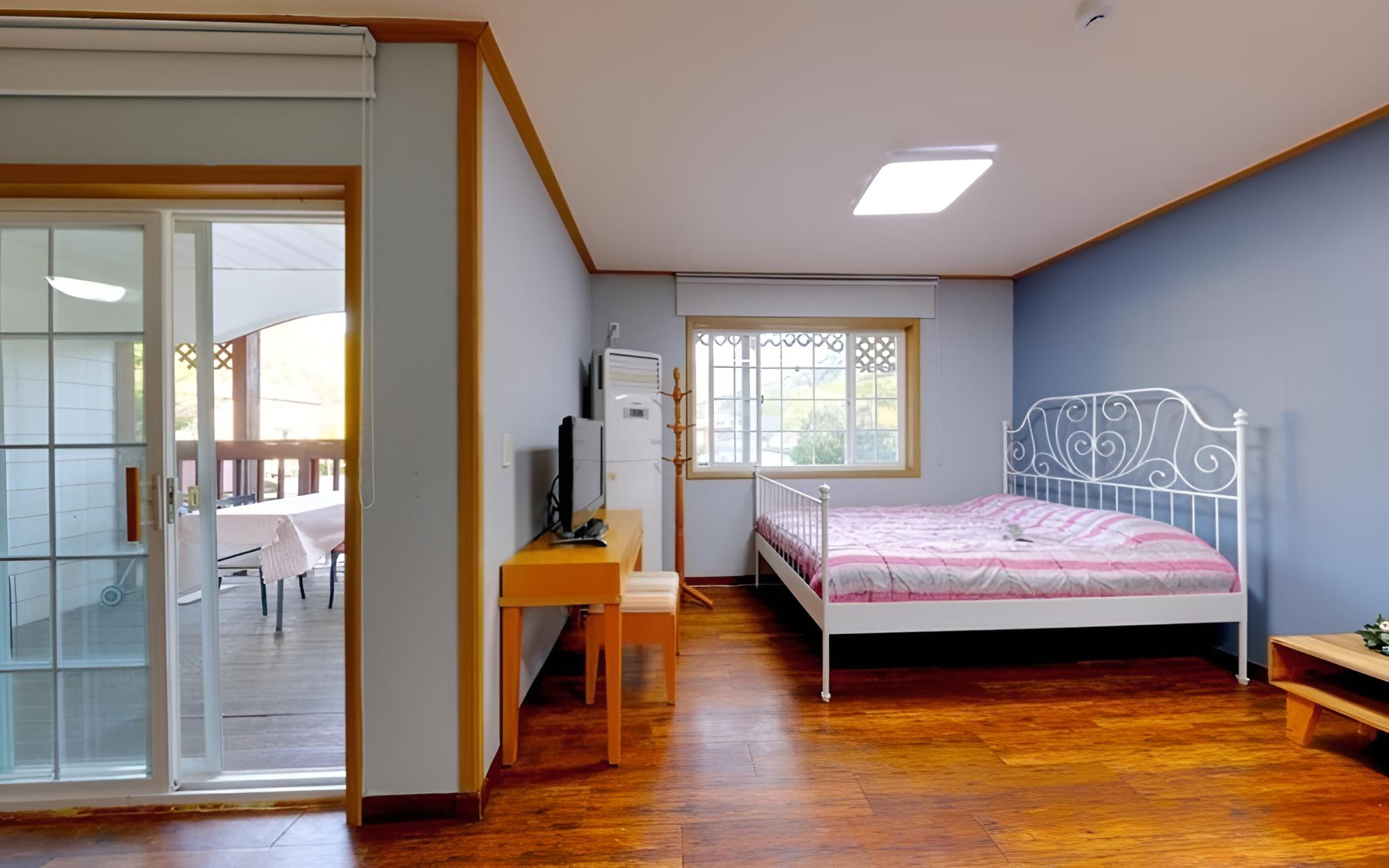 Room (Bertrand Russell) - Photo 2