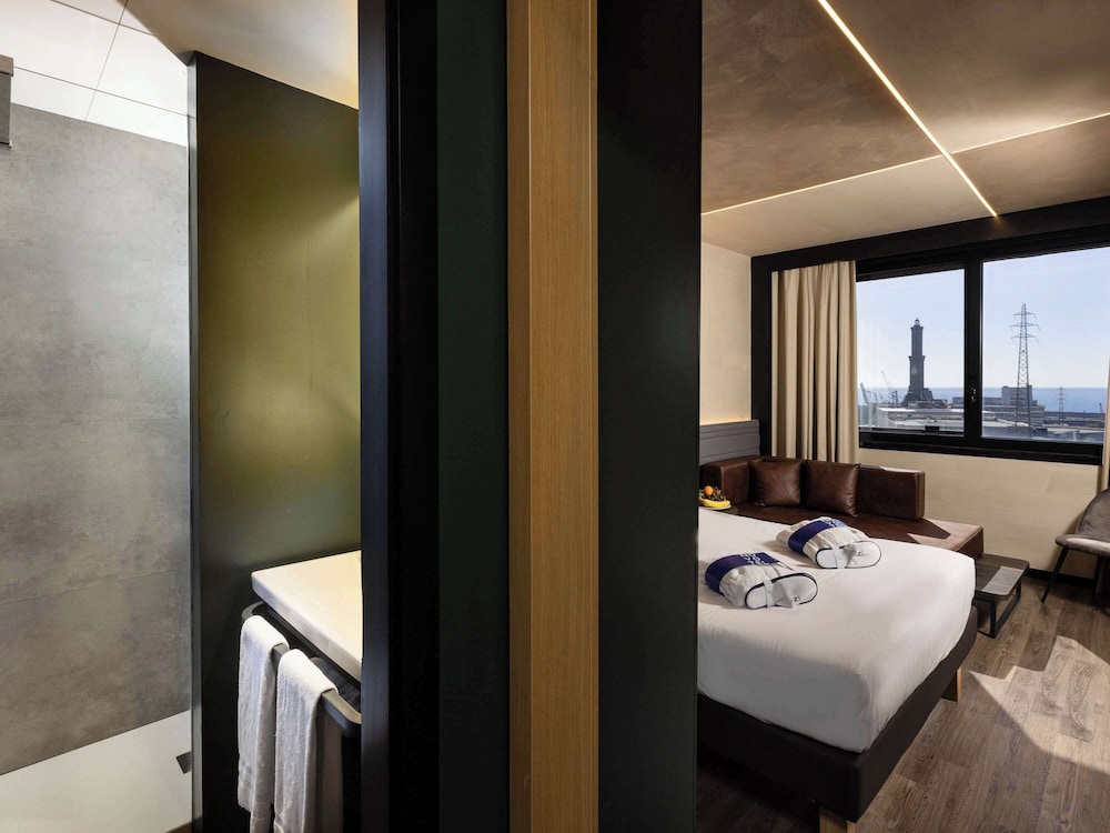 Executive Room, 1 King Bed with Sofa bed photo 2