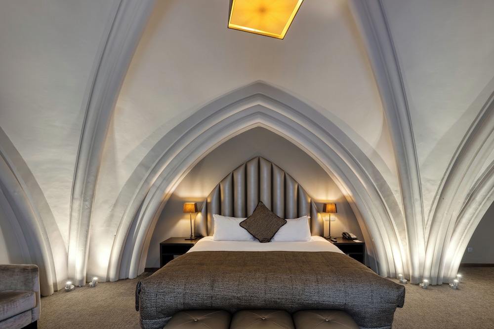Deluxe Studio Suite - Photo 2