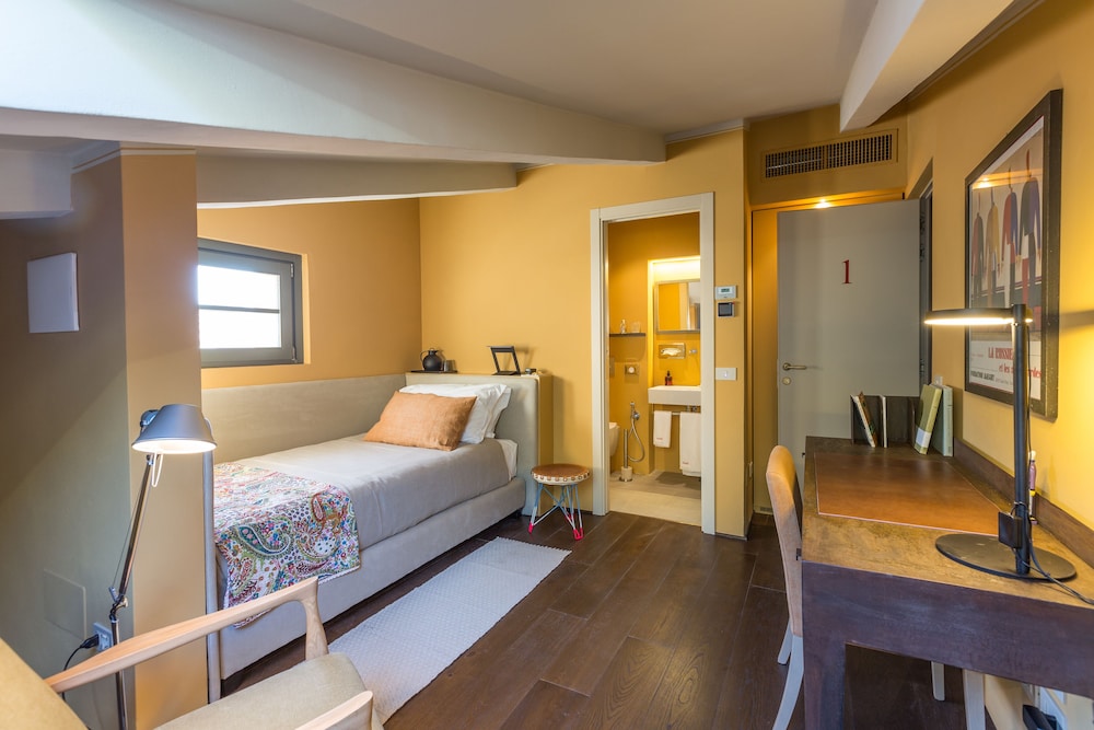 Deluxe Single Room, Tower photo 1