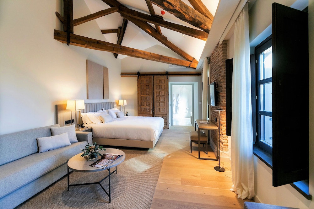 Junior Suite - Photo 1