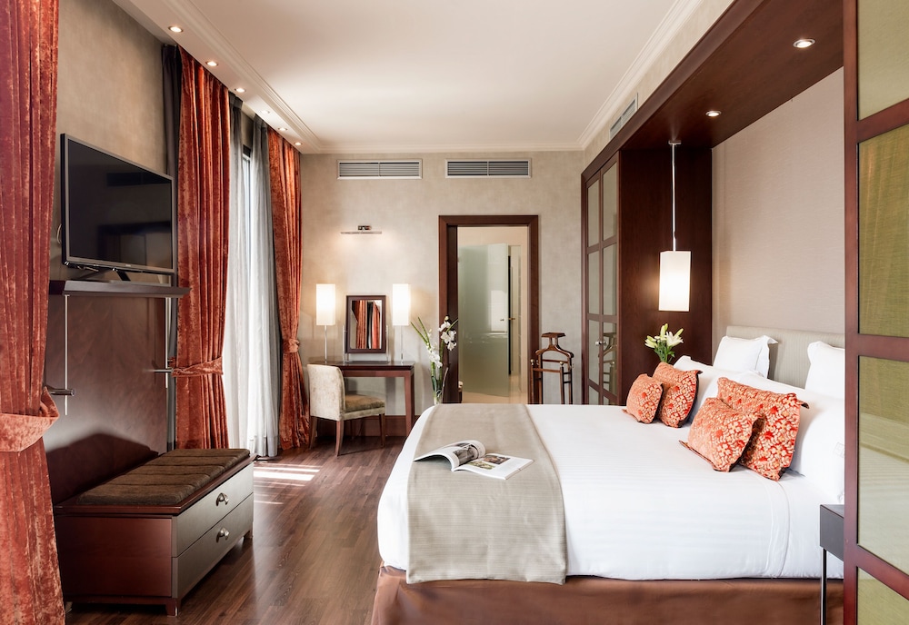Junior Suite, Terrace thumbnail 6