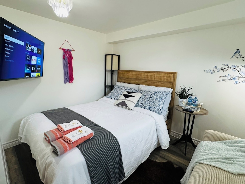 Sunrise BnB with Free Parking — photo 39