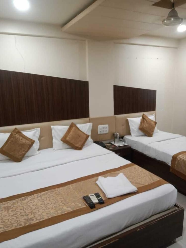 Deluxe Room, City View