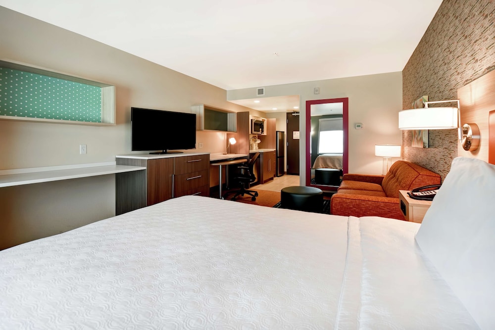 Studio, 1 Queen Bed, Accessible (Hearing) photo 2