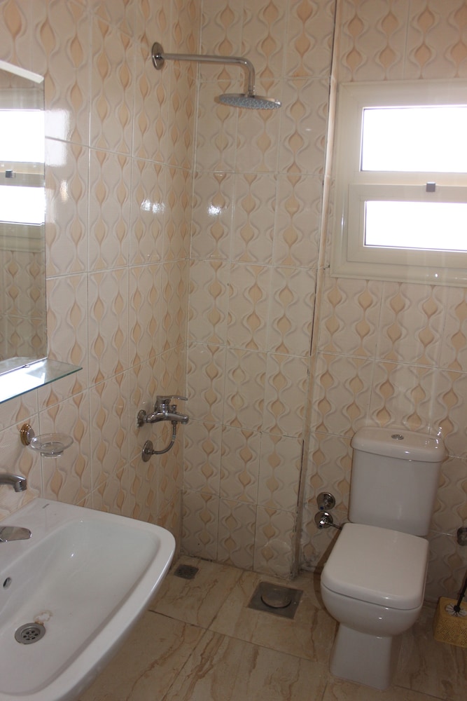 Standard Double Room, 1 King Bed photo 3