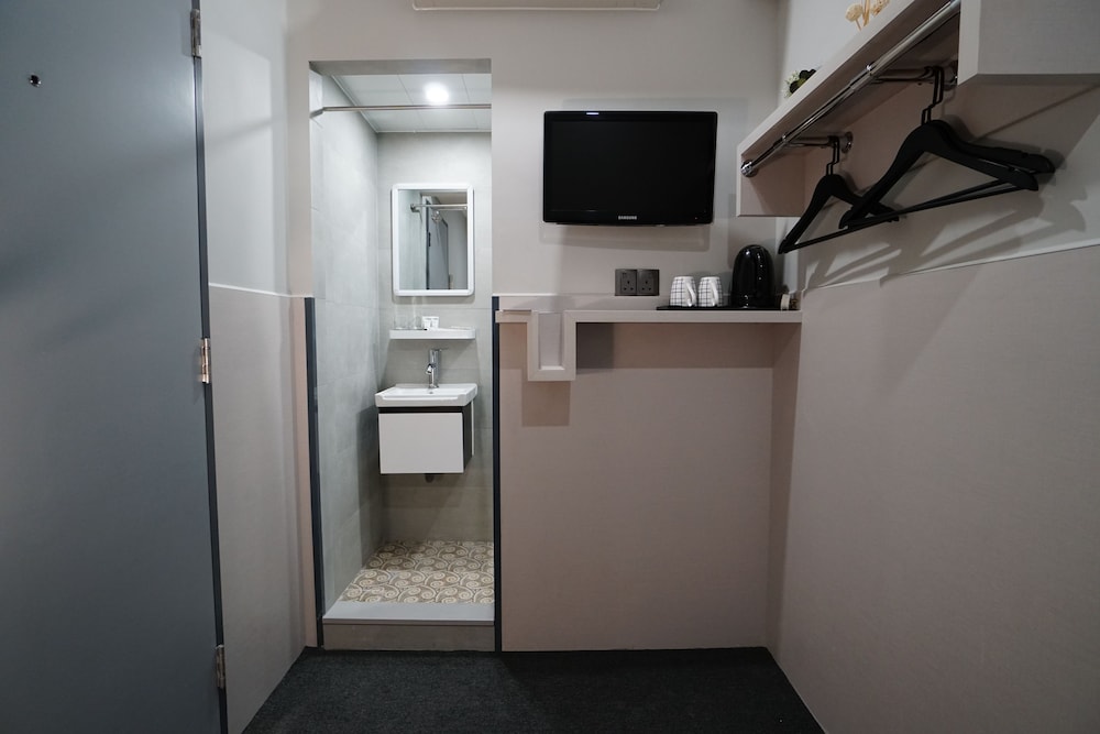 Standard Twin Room - Photo 2