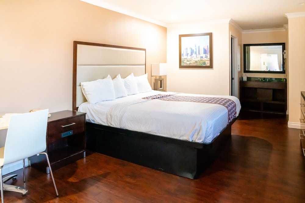 Deluxe Room, 1 King Bed