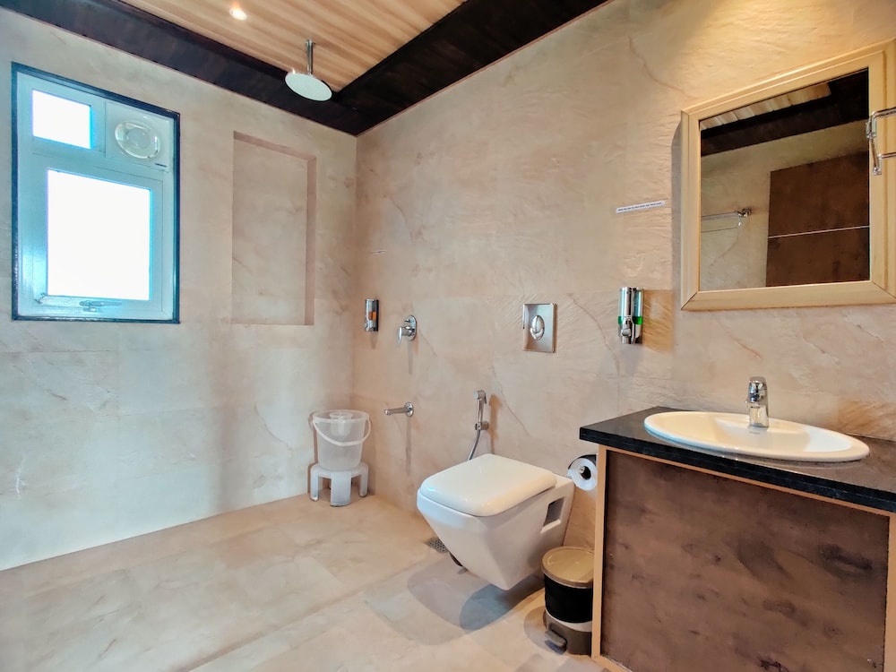 Deluxe Double Room, 1 Double Bed photo 2