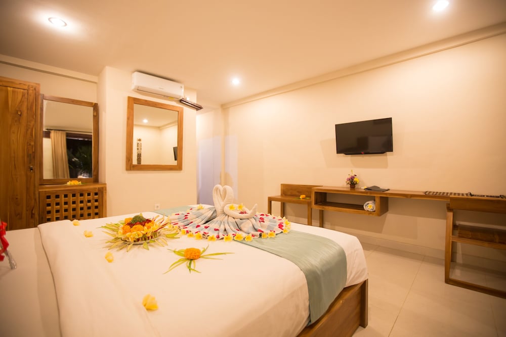 Deluxe Room, Pool View - Photo 10