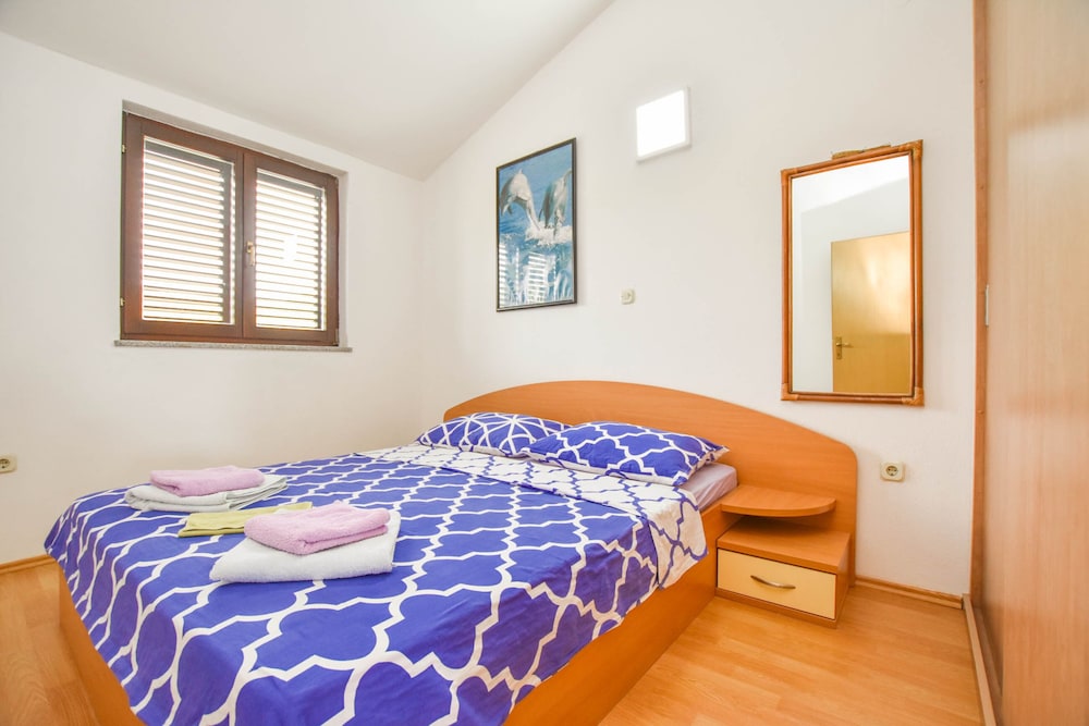 Apartment (A2)