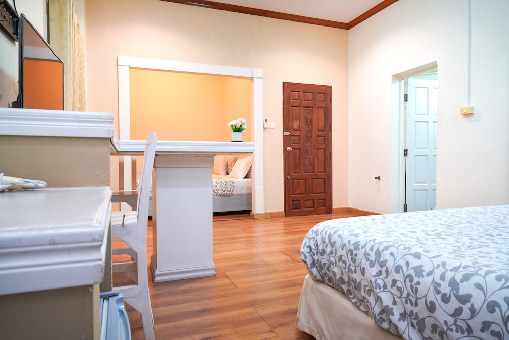 Deluxe Quadruple Room - Photo 7
