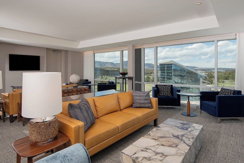 Suite, Mountain View (ADA) - Photo 14