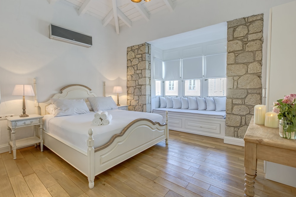 Superior Double Room, City View