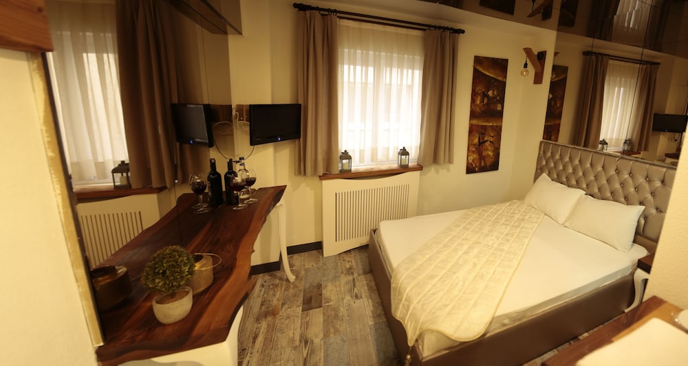 Exclusive Double Room, City View